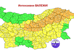 Оранжев и жълт код за гръмотевични бури и валежи