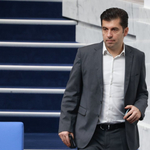 НС прие оставката на Кирил Петков като депутат