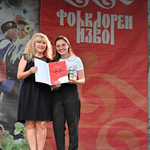 Възпитаничка на училището по изкуствата спечели няколко награди от фолклорни конкурси (СНИМКИ)
