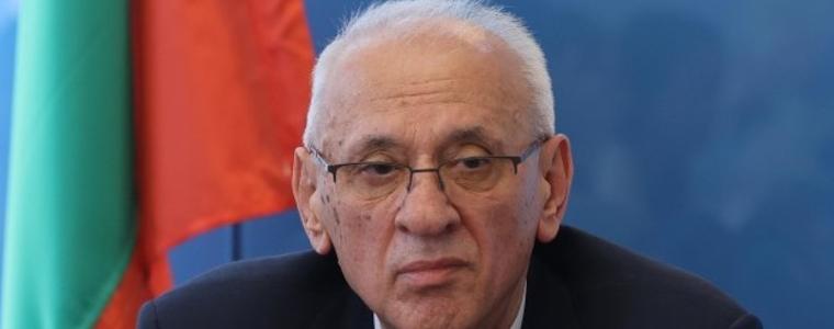 До края на годината ще имаме още два медицински хеликоптера, съобщи министърът на здравеопазването Силви Кирилов