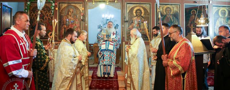 Митрополит Йоан отслужи света литургия в храм „Успение Богородично“ в Каварна