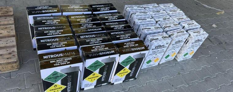 Полицията задържа мъж за притежание на 380 кг. райски газ