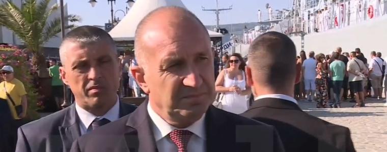 Президентът Румен Радев с критики към кабинета: Стягат най-големия грабеж от 90-те години насам