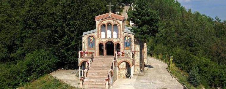 Хиляди вярващи се събират на Кръстова гора