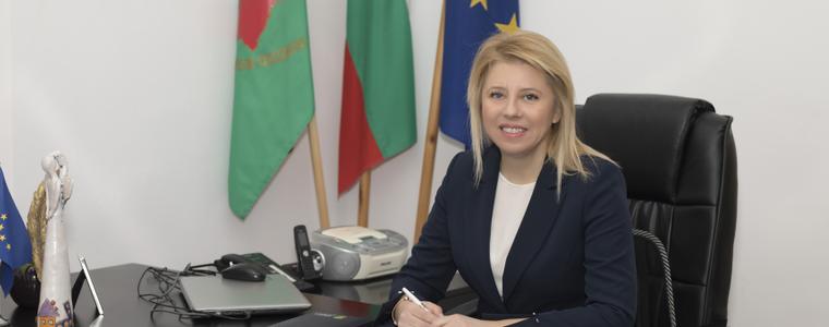 Кметът на Община Добричка Соня Георгиева с поздравителен адрес за Съединението