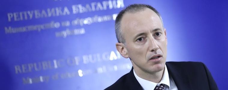 Министър Вълчев защити НВО с включване на интегрални задачи