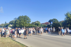 Жителите на Рилските блокове отново на протест заради недовършения ремонт по ул. „Хан Тервел“