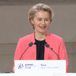 Фон дер Лайен: Предлагаме пълна забрана за вноса на руски втечнен газ в ЕС