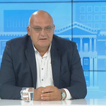 Председателят на БЛС: Няма хартия за училище вече