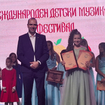 Сиана Славчева представи новата си песен "Дом от светлина" и грабна втора награда от фестивал в Кюстендил