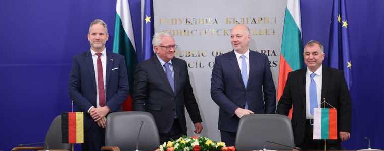 България и германският концерн „Райнметал“ подписаха договор за изграждане на завод за барут и боеприпаси