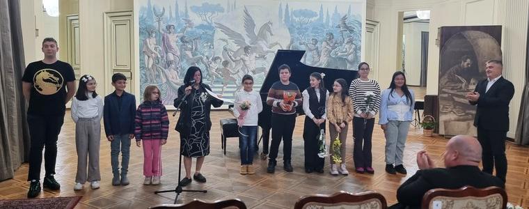 Добрич отличи дейците на науката и духовната култура (СНИМКИ)