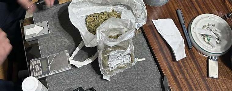 Двама мъже са задържани при акция срещу наркоразпространението в Добрич