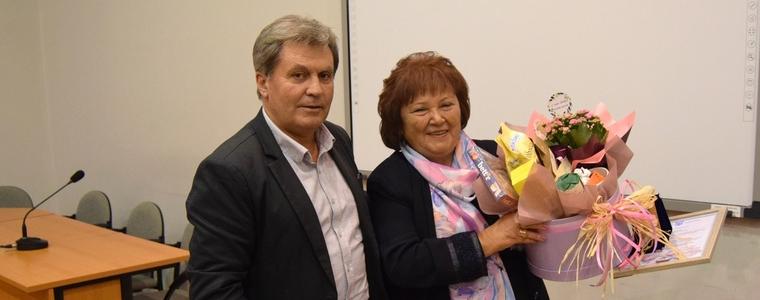 Каварна отличи дългогодишни преподаватели с плакет „Почетен учител“