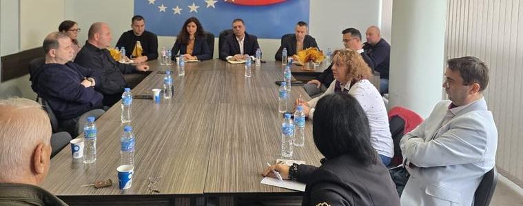 На приемната на ГЕРБ със симпатизанти в Добрич: Още едни избори са изгубено време за България
