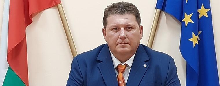 Областният управител отправи поздрав към местните власти за днешния празник