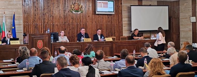 Общински съвет - Добрич заседава днес