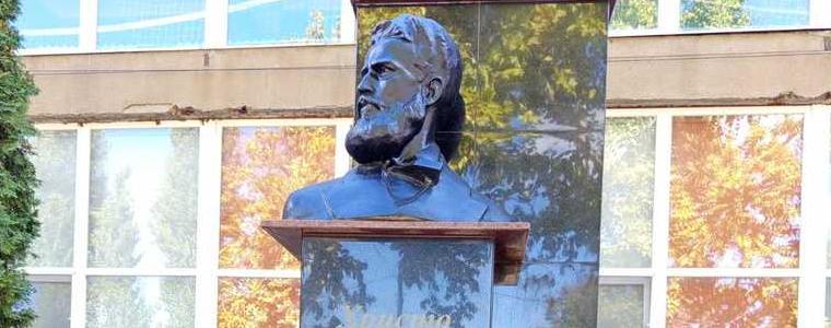 Откриват ремонтирания  бюст-паметник на Христо Ботев в украинския град Измаил