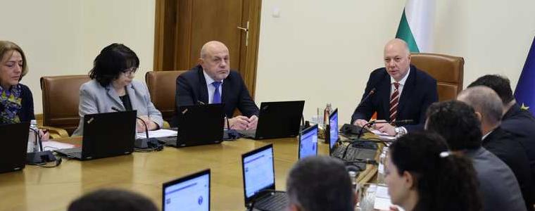 Прeмиерът Росен Желязков към министрите: От Вас искам не оправдания, а решения