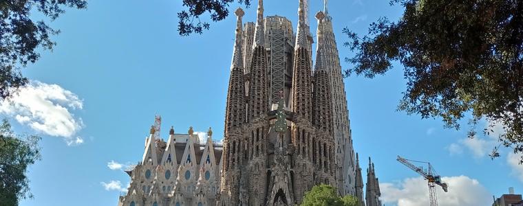 Саграда Фамилия се превърна в най-високата църква в света