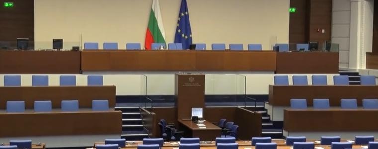 Управляващите от ГЕРБ-СДС, БСП-ОЛ и ИТН подписаха анекс към коалиционното си споразумение