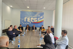 На приемната на ГЕРБ със симпатизанти в Добрич: Още едни избори са изгубено време за България