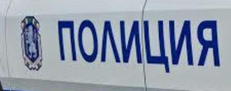 Автомобил се удари в дърво, пострада 29-годишна жена