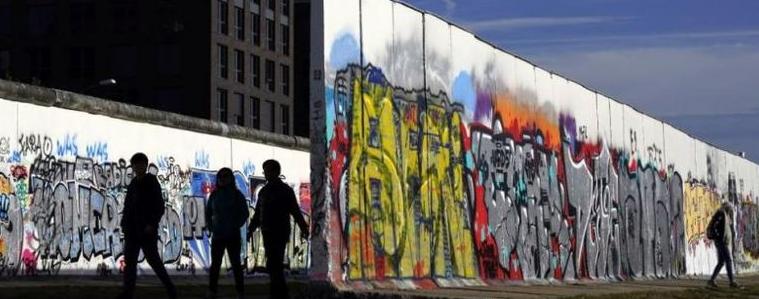 Германия отбелязва годишнина от падането на Берлинската стена