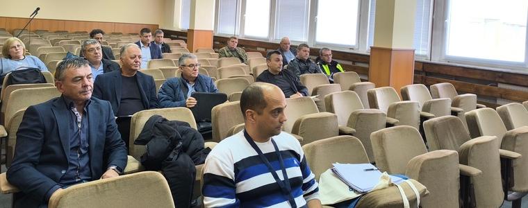 Готовността за безопасно движение през зимата бе обсъдена на заседание в Областна администрация