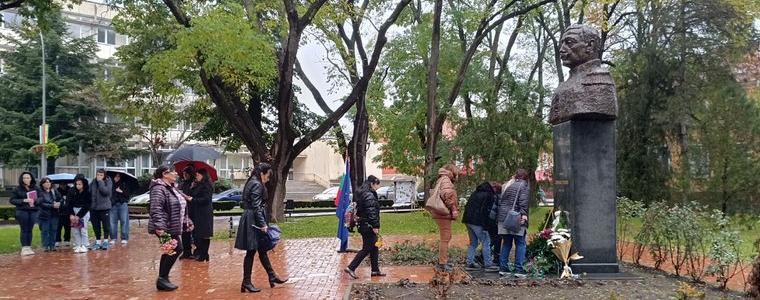 Жителите на Генерал Тошево се поклониха пред паметника на патрона на града