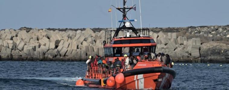 Лодка с мигранти потъна, стотици са в неизвестност