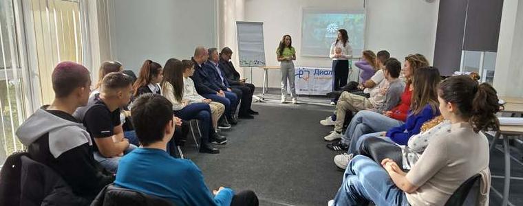 Млади хора и местна власт - в диалог за по-добро бъдеще