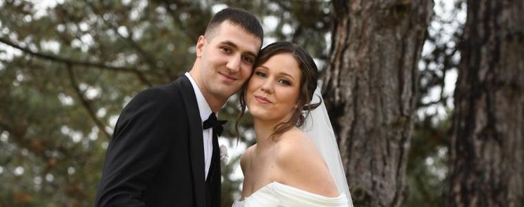 Младоженци дариха парите за цветя на отделението по неонатология в МБАЛ - Добрич