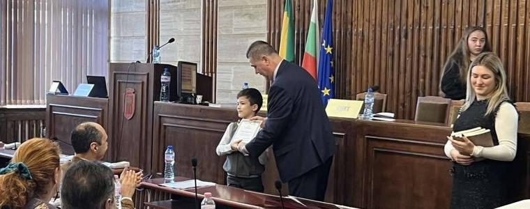 Общинският съвет награди талантливи ученици с призови места от Национални олимпиади