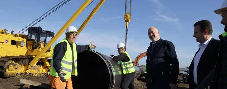 Премиерът Желязков: Направихме възможно най-доброто за рафинерията