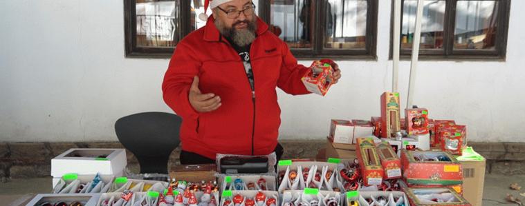 Ще остане ли Коледният базар в Добрич без уникалните ръчно направени коледни играчки?