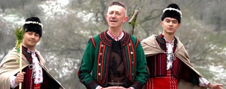 Стоян Варналиев представи сборника „Коледа от Бяло море до Дунав“