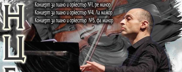 Световният клавирен виртуоз Иван Янъков гостува днес в Добрич