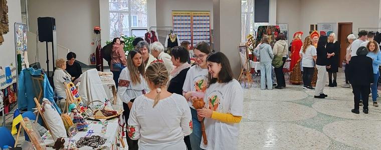 „Толерантност без граници“ събра общности от шест етноса в Младежки център – Добрич (СНИМКИ)