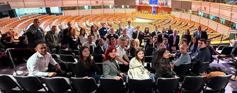 Ученици от СУ „Асен Златаров“ – Шабла посетиха Брюксел по покана на евродепутата Емил Радев