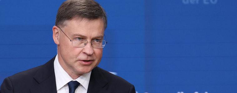 Валдис Домбровскис пристига в България