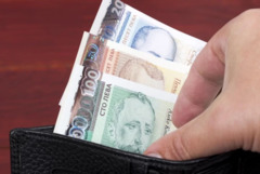 1 945 лева е средната месечна заплата в областта през трето тримесечие на годината