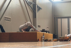 Йога практика и теория  в събота по темата:Регресия