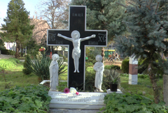 Областният управител: Да почетем загиналите, да станем по-добри участници в движението