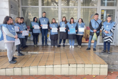 Статистици в Добрич излязоха на предупредителен протест за 20% увеличение на възнагражденията (ВИДЕО)