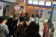 Ученици с интерес към добричките музеи