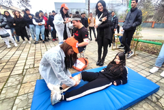 В ПГТОЛП - Добрич поведоха тренировъчно обучение за поведение и реакция при земетресение (СНИМКИ)