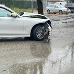 БМВ самокатастрофира по ул. "Васил Левски" в Добрич