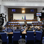 Парламентът ще обсъди ветото на президента върху законовите промени, свързани с функциите на особения управител в „Лукойл“