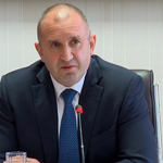 Радев наложи вето върху ролята на ДАНС за продажбата на "Лукойл Нефтохим"
